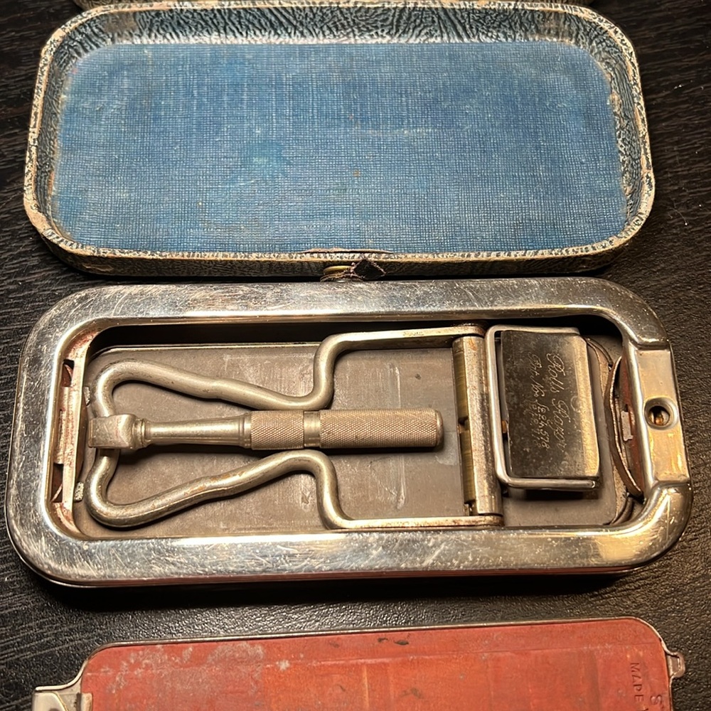 Vintage Silver and Blue Rolls Razor Case - Picture 2 of 13